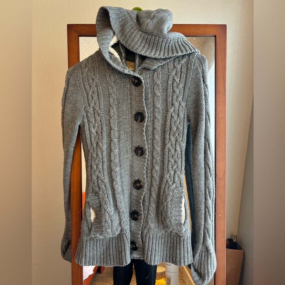 Modern Vintage Boutique Ci Sono Cavalini Gray Cable Knit Hooded Sweater - Small
